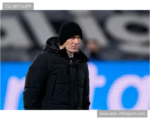 冬窗放话：若不卖出大牌将不会引进滕哈赫