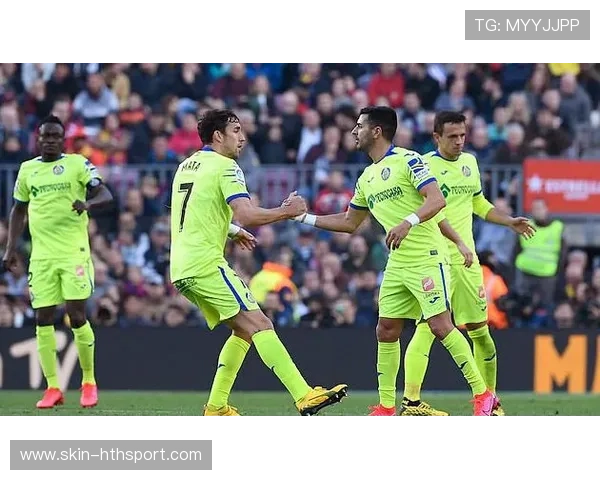 奥斯梅恩接横传低射得分